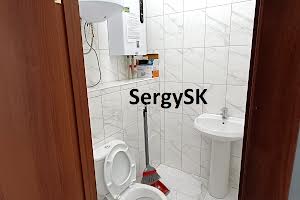 комерційна за адресою Центральна вул., 21-А