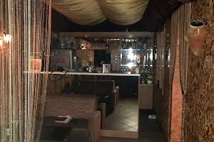 комерційна за адресою Кропивницького вул., 3