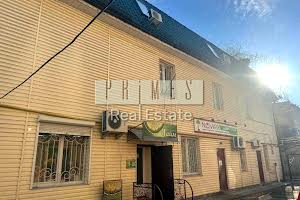 комерційна за адресою Соборна вул., 4