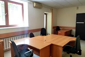 комерційна за адресою Базарна вул., 1