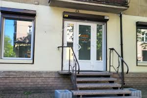 комерційна за адресою Івана Франка, 10