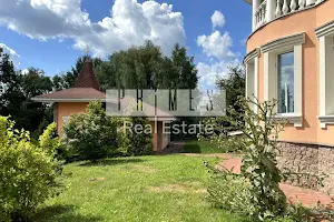 будинок за адресою Лісна