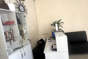комерційна за адресою Івана Франка вул., 100