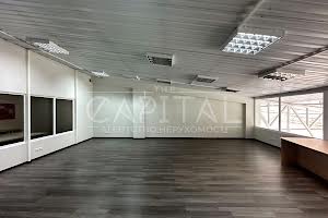 комерційна за адресою Паркова вул., 4