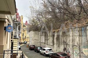 комерційна за адресою Кожум'яцька вул., 12-В