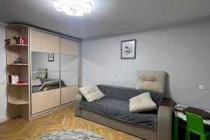квартира за адресою Крайня, 1А