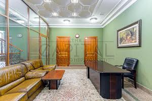 комерційна за адресою Липська вул., 10