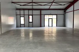 комерційна за адресою Яворівська, 1