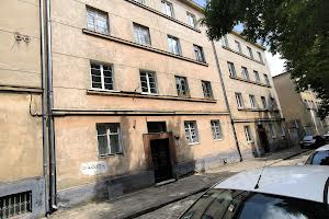 квартира за адресою Хотинська вул., 12