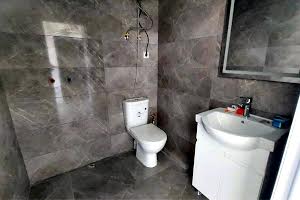 комерційна за адресою Кошова вул., 104/21