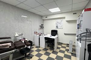 комерційна за адресою Зодчих вул., 40