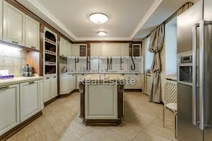 будинок за адресою с. Лісники, Родини Рубанів вул.