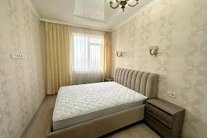 квартира за адресою Олексія Вадатурського вул., 18б