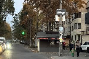 комерційна за адресою Березинська вул., 28