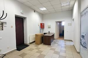 коммерческая по адресу Кардинала Любомира Гузара ул., 32