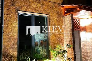 будинок за адресою Леоніда Каденюка вул.