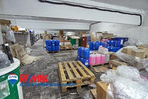комерційна за адресою Пухівська вул., 2