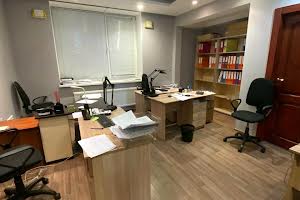 комерційна за адресою Бригадна вул., 11