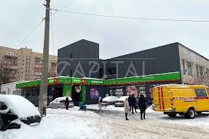 комерційна за адресою Лук'янівська вул., 1
