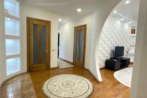 квартира за адресою Космічна вул., 3-А