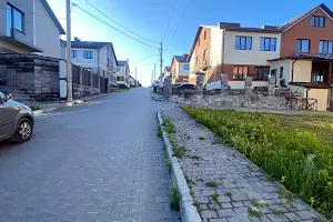 дом по адресу Защитников Мариуполя ул. (Костромська)