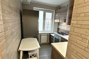 квартира за адресою Космонавтів вул., 24