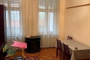 квартира за адресою Українська вул., 14