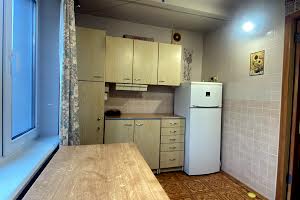 квартира по адресу Глазунова ул., 11