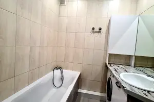 квартира за адресою Радужний масив, 1