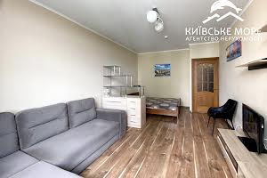 квартира за адресою Воскресенська вул., 12б