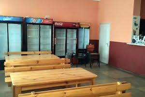 комерційна за адресою Центральна, 1