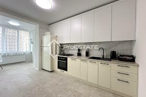 квартира за адресою клубна, 10