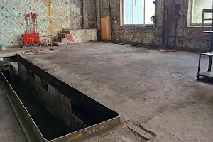 комерційна за адресою Київська вул., 1