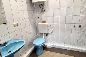 комерційна за адресою Академіка Євгена Лазаренка вул., 4