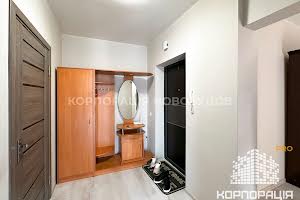 квартира за адресою Олександра Хіри вул., 4
