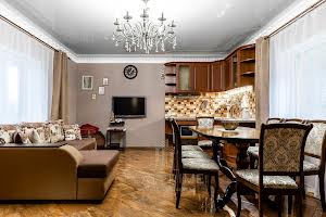 комерційна за адресою ЛІСОВА, 77