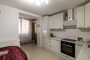 квартира за адресою Крихівецька вул., 99