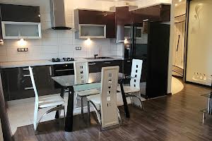 квартира за адресою Молодіжна вул., 55