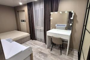 квартира за адресою Алана Шепарда, 7