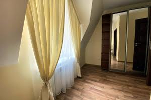 квартира за адресою Академіка Володимира Гнатюка вул. (), 22а