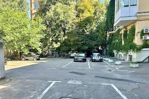комерційна за адресою Прорізна вул., 13