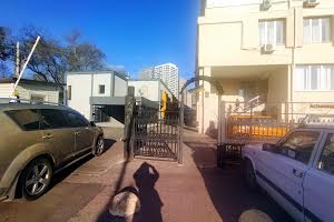 коммерческая по адресу Ивана Франка, 55