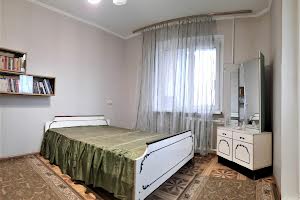 квартира за адресою Євгена Чикаленка вул., 62/1