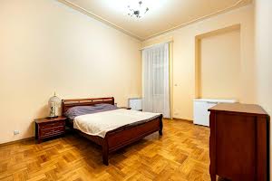 квартира за адресою Героїв Майдану вул. (Гвардійська), 8