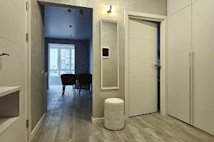 квартира за адресою Домбровського вул., 3в