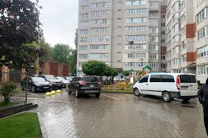 комерційна за адресою Тернопільська вул., 12а