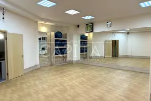 комерційна за адресою Машинобудівників вул., 17