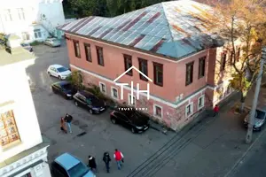 комерційна за адресою Хорива вул., 19