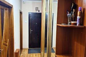 квартира за адресою Середня вул., 61