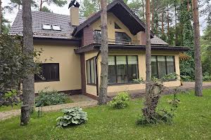 будинок за адресою Набережна вул.